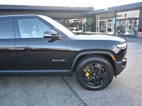 Used 2023 Rivian R1T Adventure image 7