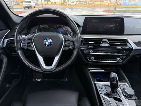 Used 2019 BMW 530e w/ Convenience Package image 16