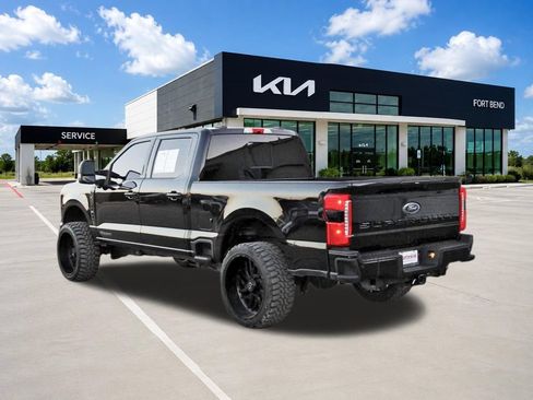 Used 2023 Ford F250 Lariat w/ Lariat Ultimate Package AWD/4WD image 7