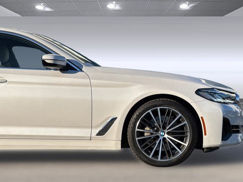 Used 2023 BMW 530i w/ Premium Package image 34