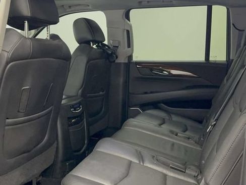 Used 2016 Cadillac Escalade ESV Luxury AWD/4WD image 24
