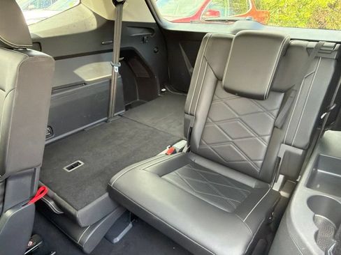 Used 2025 Volkswagen Atlas SE AWD/4WD image 21