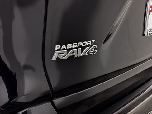 Certified 2022 Toyota RAV4 SE image 13