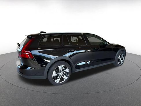 Used 2025 Volvo V60 B5 Cross Country Plus AWD/4WD image 12