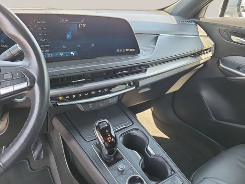 Used 2025 Cadillac XT4 Premium Luxury FWD image 20