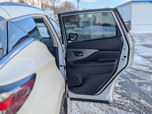 Used 2019 Nissan Murano SV w/ Premium Package image 38