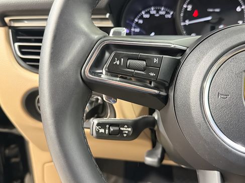 Certified 2026 Porsche Macan AWD/4WD image 37