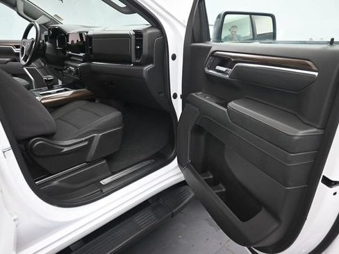 Used 2023 Chevrolet Silverado 1500 LT Trail Boss w/ Protection Package AWD/4WD image 17