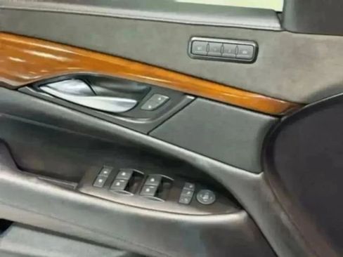 Used 2019 Cadillac Escalade ESV Luxury image 48