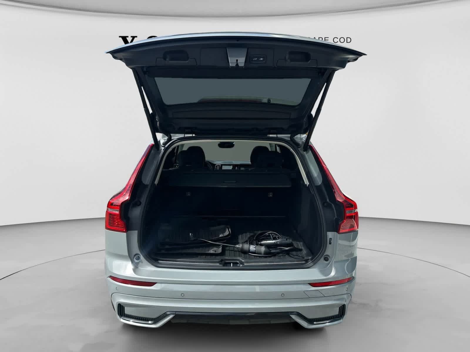 Used 2024 Volvo XC60 T8 Plus w/ Climate Package AWD/4WD image 22