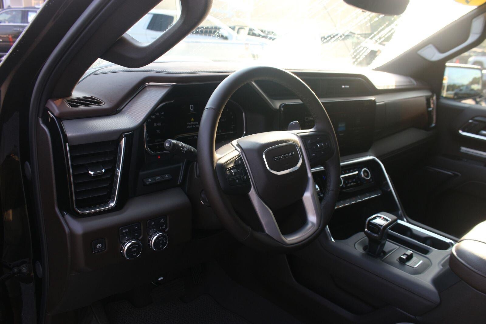 Used 2025 GMC Sierra 1500 Denali w/ Denali Reserve Package AWD/4WD image 15