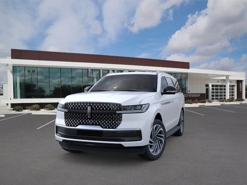 New 2026 Lincoln Navigator Premiere AWD/4WD image 2