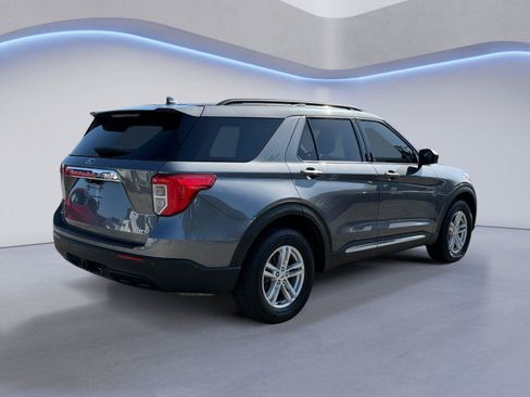 Used 2022 Ford Explorer XLT w/ Class IV Trailer Tow Package AWD/4WD image 3