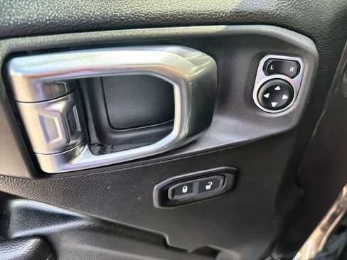 Used 2025 Jeep Wrangler Unlimited Rubicon 4xe w/ Convenience Group image 15