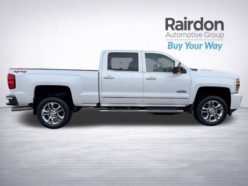 Used 2019 Chevrolet Silverado 2500 High Country w/ Duramax Plus Package image 10