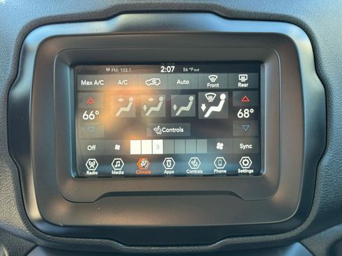 Used 2019 Jeep Renegade Altitude w/ Quick Order Package 2XM AWD/4WD image 18