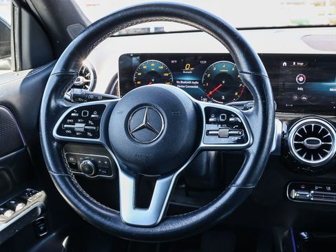 Used 2021 Mercedes-Benz GLB 250 w/ Premium Package image 16