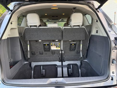 Used 2023 Toyota Sienna Limited AWD/4WD image 33