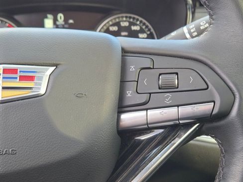 Used 2025 Cadillac XT6 Premium Luxury image 36