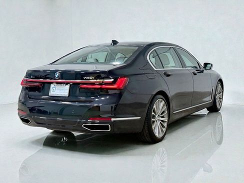 Used 2021 BMW 750i xDrive w/ Executive Package image 10