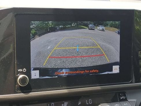 Used 2025 Toyota Camry SE FWD image 18