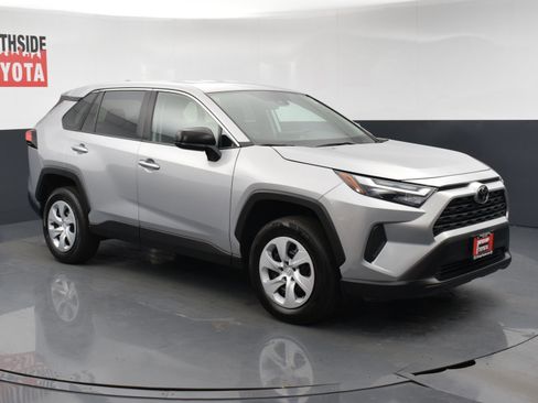 Used 2024 Toyota RAV4 LE AWD/4WD image 6