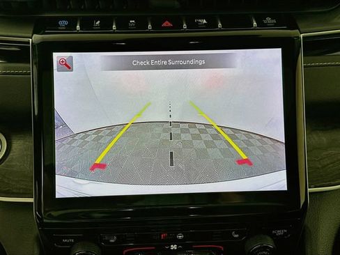 Used 2023 Jeep Grand Cherokee 4WD 4xe image 14