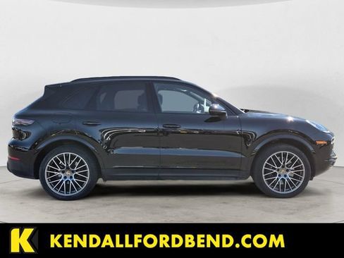 Used 2023 Porsche Cayenne Platinum Edition AWD/4WD image 4