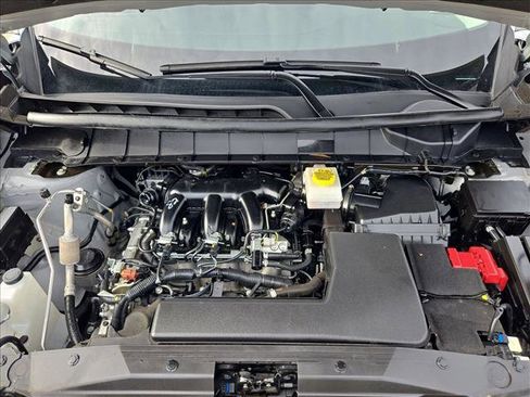 Used 2025 Nissan Pathfinder SV FWD image 25