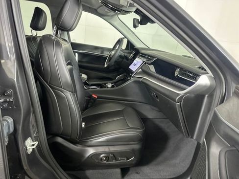 Used 2023 Jeep Grand Cherokee 4WD 4xe image 27