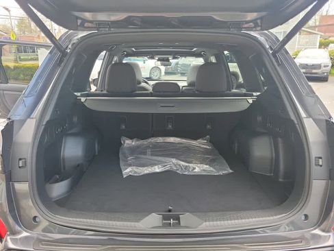 Used 2025 Subaru Forester Premium image 34