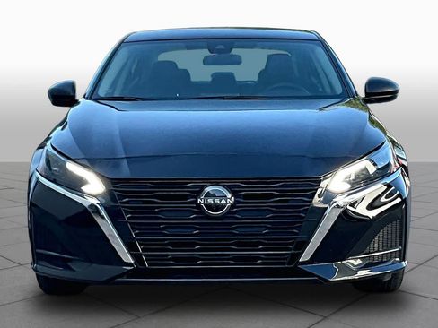 Used 2024 Nissan Altima 2.5 SV FWD image 4