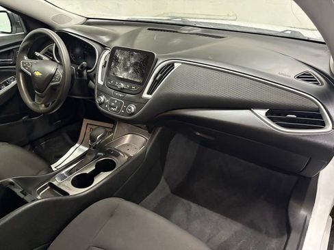 Used 2022 Chevrolet Malibu LS w/ LPO, Convenience Package 2 FWD image 17