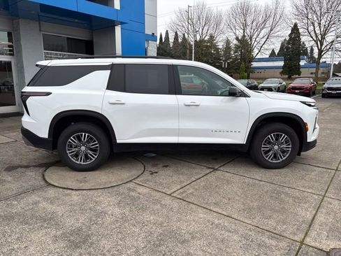 New 2026 Chevrolet Traverse LT w/ Driver Confidence Package image 10