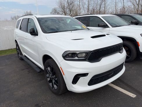 Used 2025 Dodge Durango GT image 3