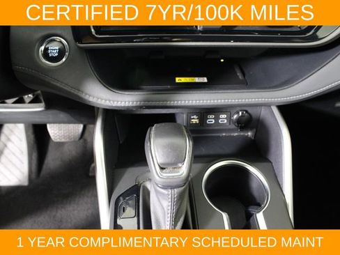 Used 2023 Toyota Highlander XLE AWD/4WD image 24