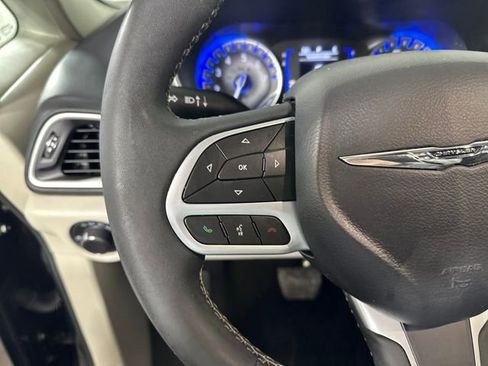 Used 2023 Chrysler Voyager LX image 15