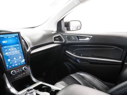 Used 2022 Ford Edge Titanium AWD/4WD image 16