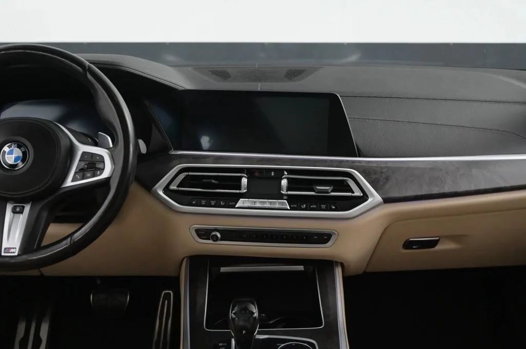 Used 2021 BMW X5 xDrive40i w/ M Sport Package AWD/4WD image 28