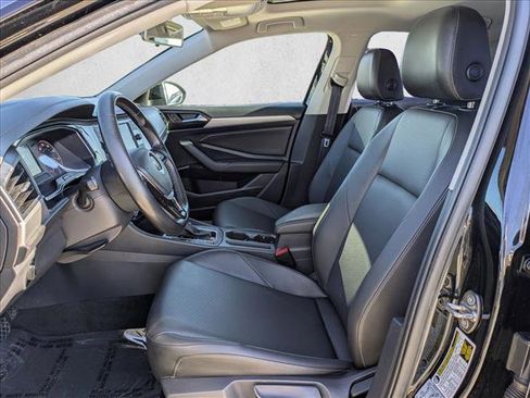 Used 2019 Volkswagen Jetta SE image 16