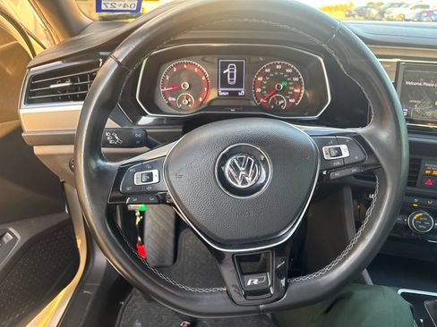 Used 2019 Volkswagen Jetta R-Line FWD image 2