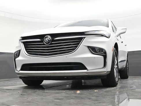 Used 2023 Buick Enclave Essence FWD image 28