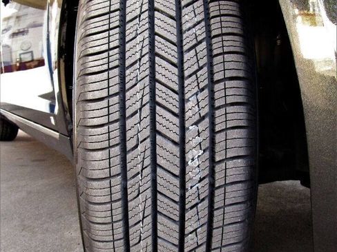 Used 2009 Chevrolet Malibu LTZ w/ Rear Power Package FWD image 12