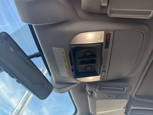 Used 2020 Subaru Forester Limited image 19