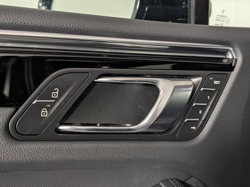 New 2026 Porsche Macan image 26