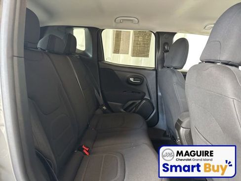 Used 2021 Jeep Renegade Latitude image 22