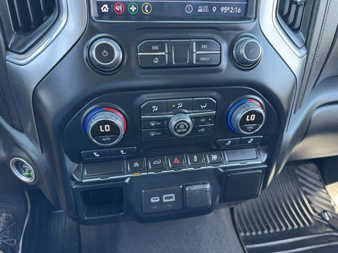 Used 2021 Chevrolet Silverado 1500 LT AWD/4WD image 30