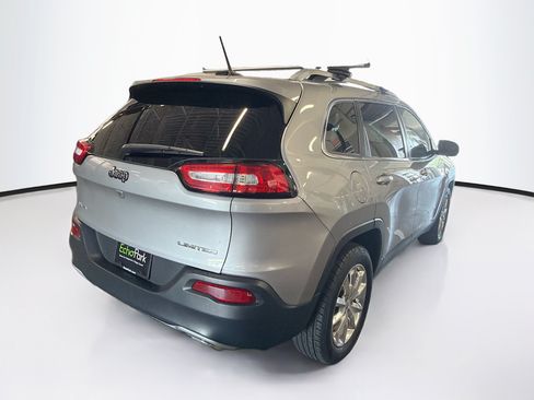 Used 2015 Jeep Cherokee Limited w/ Luxury Group AWD/4WD image 9