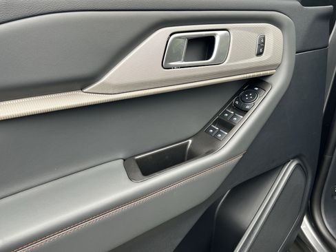 New 2026 Ford Explorer Active AWD/4WD image 15
