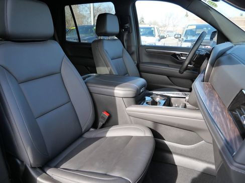 Used 2025 Chevrolet Tahoe LT image 15